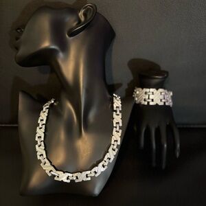 Vintage necklace and bracelet set is bold, geometric, and stylish.